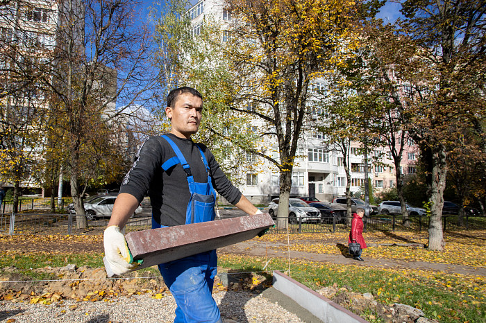 славянский бульвар тула. тула улица энгельса. дорожные работы. ремонт дорог. дорожный рабочий.