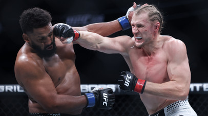 Александр Волков и Валдо Кортес-Акоста на турнире UFC 328