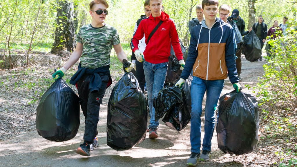 На общегородской субботник в Барнауле выйдут более 28 тысяч горожан Фото №1