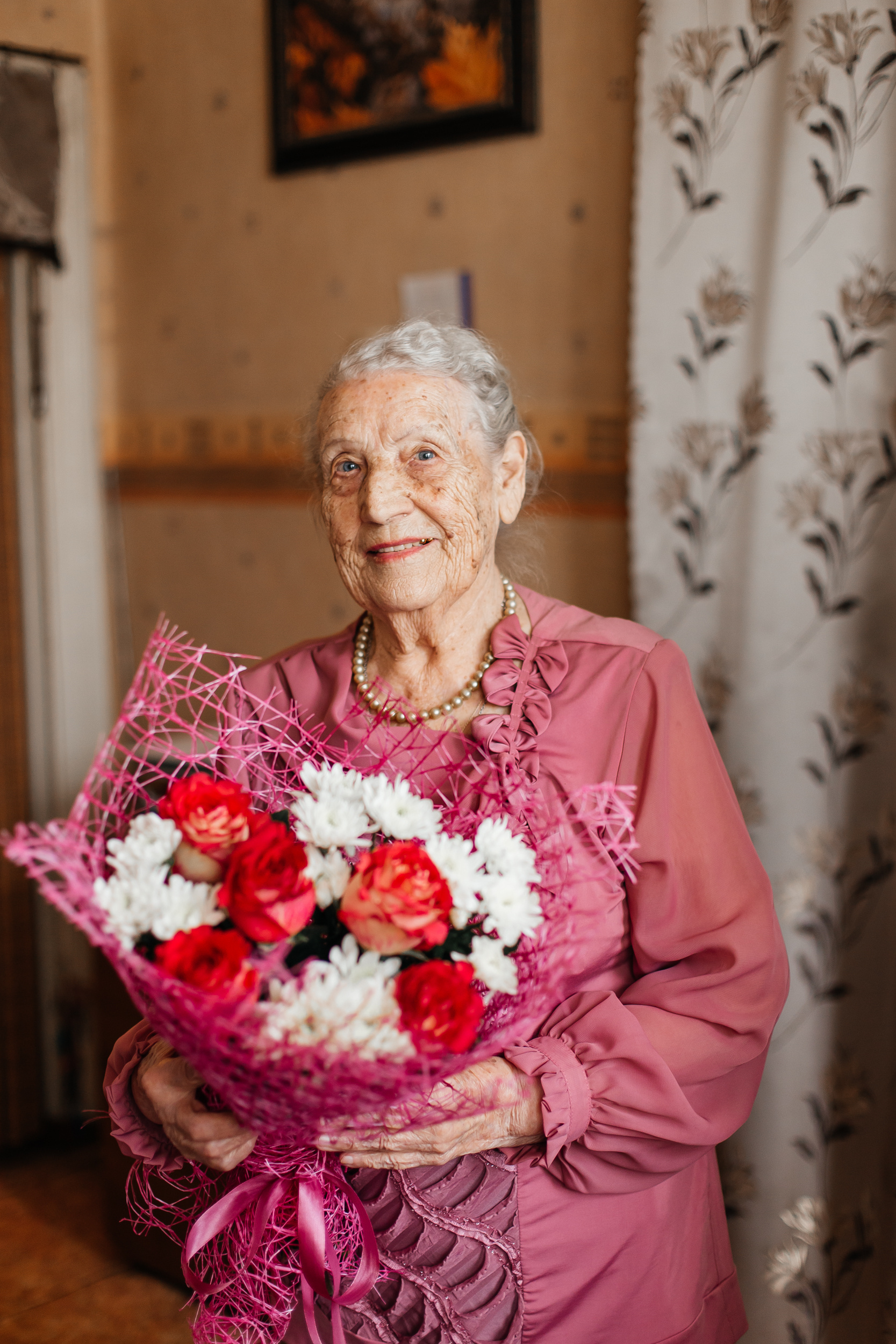 90 лет исполнилось. Ей исполнилось 90 лет. Ей исполнилось 90 лет. Ей исполнилось 90 лет. Ей исполнилось 90 лет.