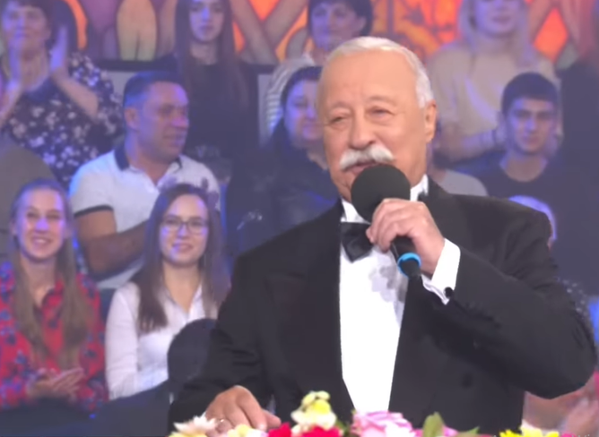 Леонид якубович поле чудес 2020. Павел бабенков поле чудес 2021. Якубович 2021 поле чудес. Леонид якубович поле чудес капитал шоу. Поле чудес сегодняшний 2022.