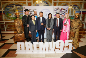 Федеральные награды вручили сотрудникам ДВГМУ в честь юбилея вуза