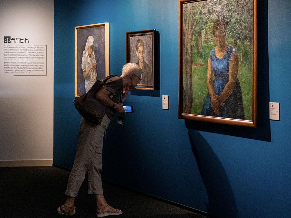 Выставка «Свет между мирами». Фото: пресс-служба губернатора и правительства Московской области