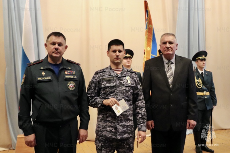 В честь Дня спасателя состоялось торжественное собрание