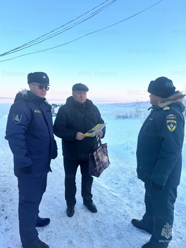 Инспекторы Центра ГИМС активно проводят профилактическую работу среди различных слоев населения Ямала