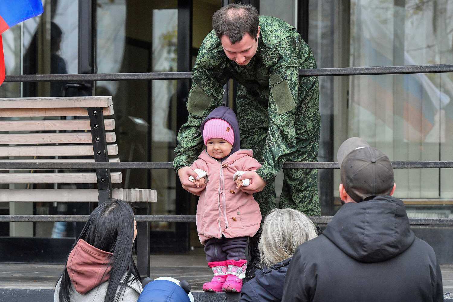 Мобилизованные и их семьи. Семьи с мобилизованными гражданами. Поддержка семей мобилизованных. Мобилизованные и их семьи. Семьи с мобилизованными гражданами.