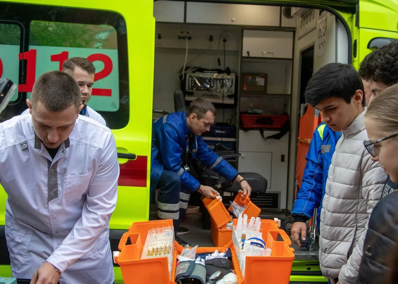 Фельдшер скорой медицинской помощи. Одинцовская бригада скорой помощи. Фельдшер подмосковье. 08. Раменская станция скорой медицинской помощи.