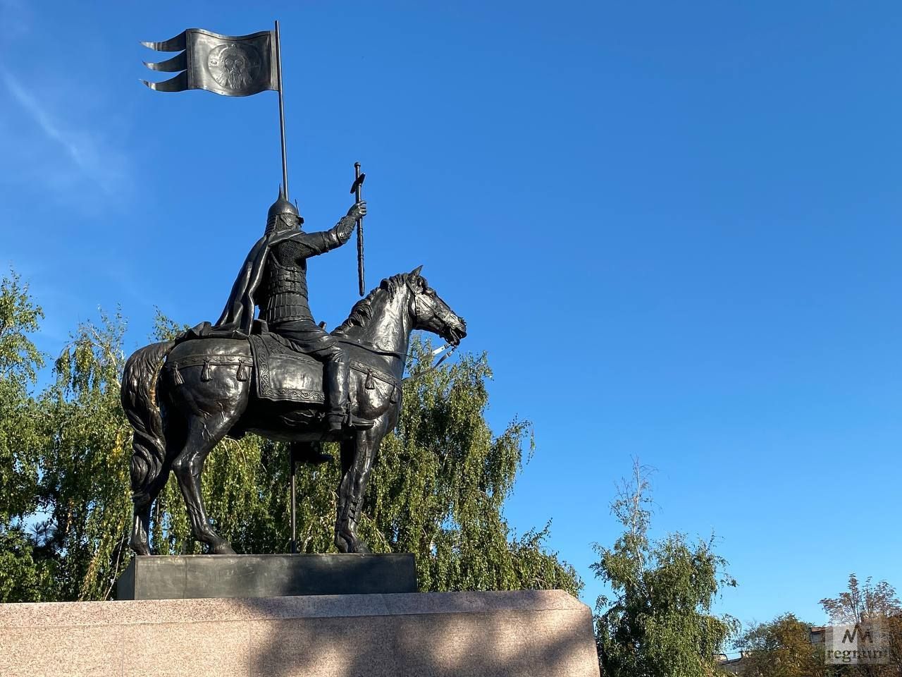 александр невский памятник в санкт петербурге