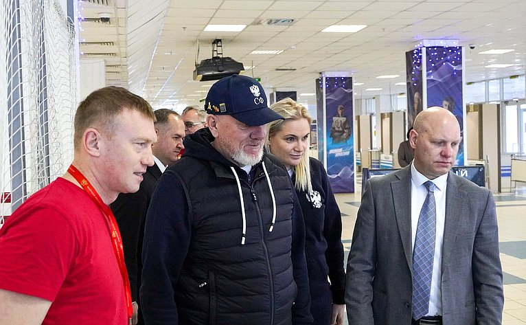 Сенаторы посетили Ледовый дворец Марий Эл
