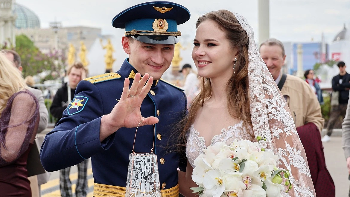 На выставке поженились 13 пар из регионов Приволжского федерального округа