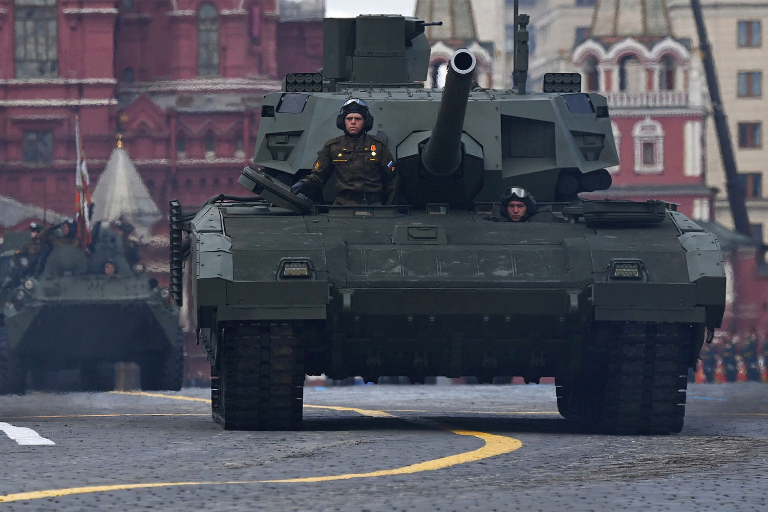 военная техника в москве