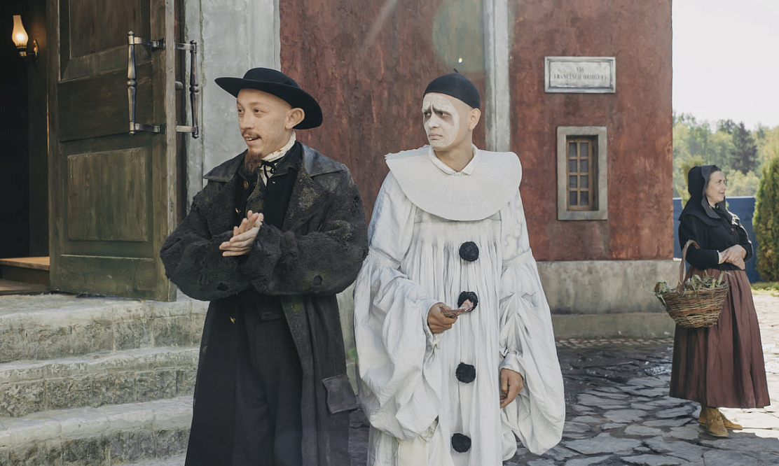 Комик Антон Шастун и певец Ваня Дмитриенко превратятся в тараканов в новой киносказке «Буратино»