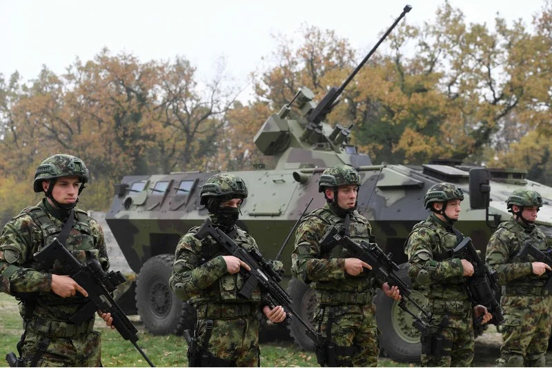 Сербия готова ввести в Косово армию и полицию 