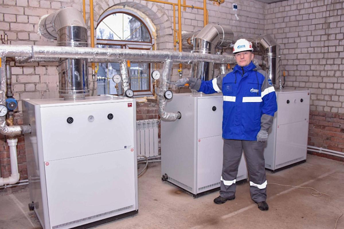 В Кировской области старейший Екатерининский кафедральный собор подключили к газу