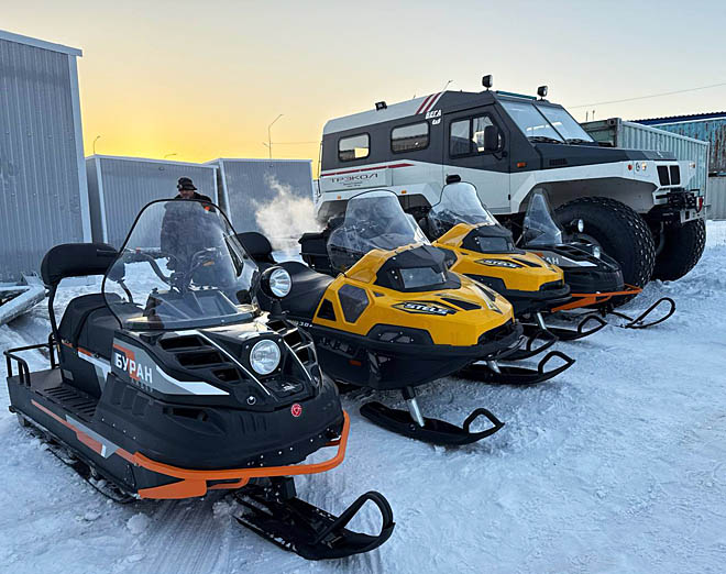 Снегоходы «Стелс» и «Буран», а также снегоболотоход «Вега» станут хорошим подспорьем для оленеводов в тундре.