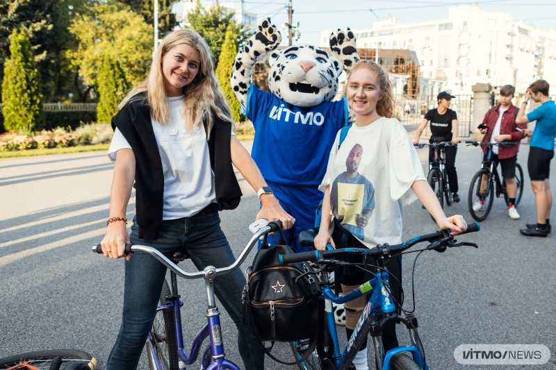 Велопрогулка с ректором. Фото: Дмитрий Григорьев / ITMO.NEWS 