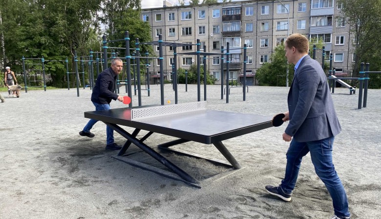 В Спортивном сквере Петрозаводска появился антивандальный стол для игры в теннис 