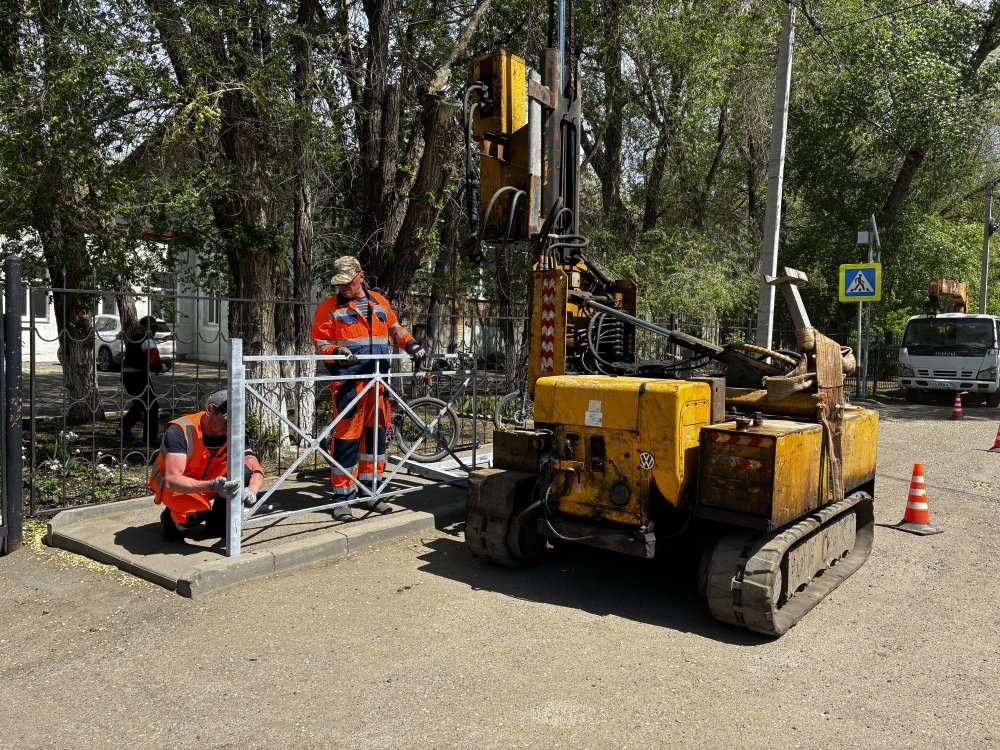 первые заборы в этом году появились в Южном