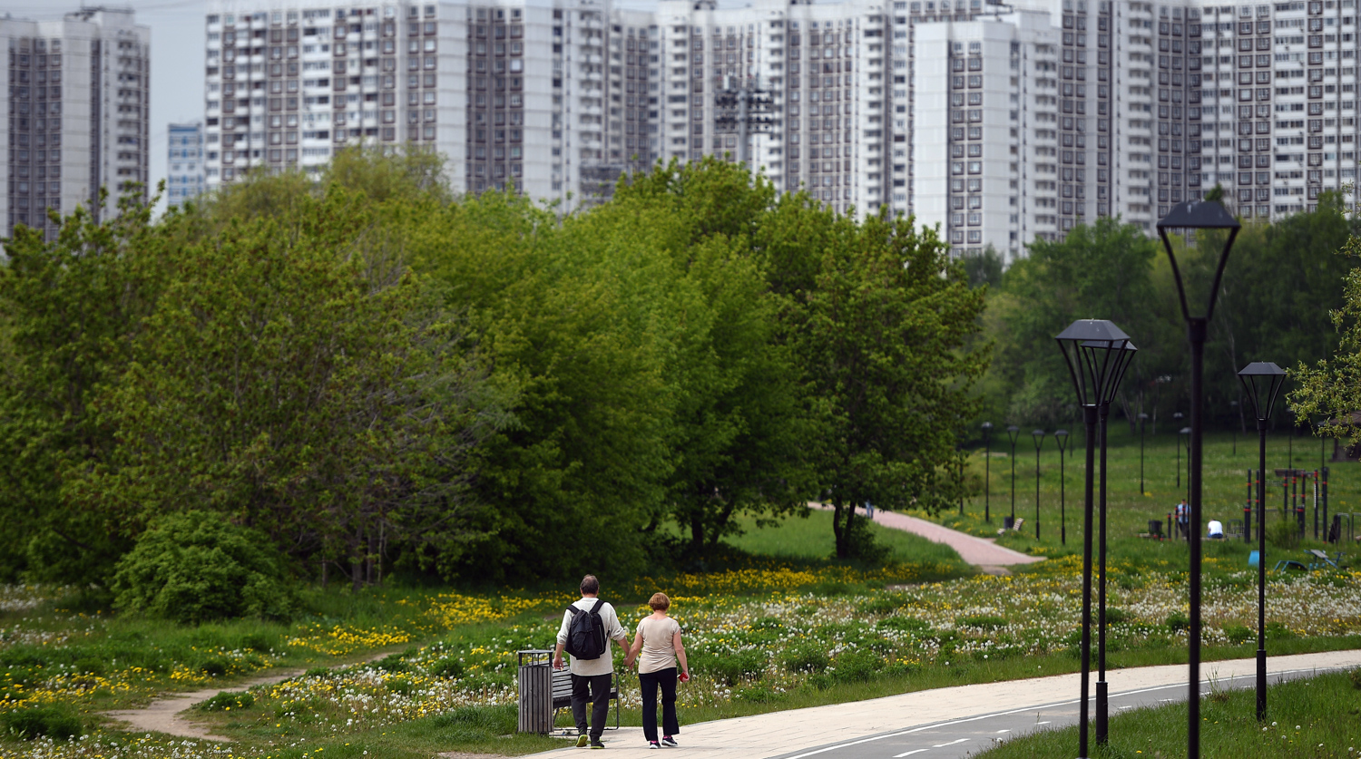 Московский оставить. Запад Москвы. ЖК Спутник Москва. Разрешение прогулок в Москве. Перестрелка ЖК Спутник Москва.