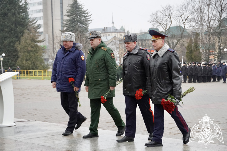 Росгвардейцы приняли участие в мероприятиях, посвящённых Дню Неизвестного Солдата, в Костроме