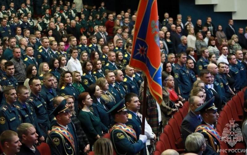 Ежегодно 27 декабря свой профессиональный праздник отмечают спасатели МЧС России
