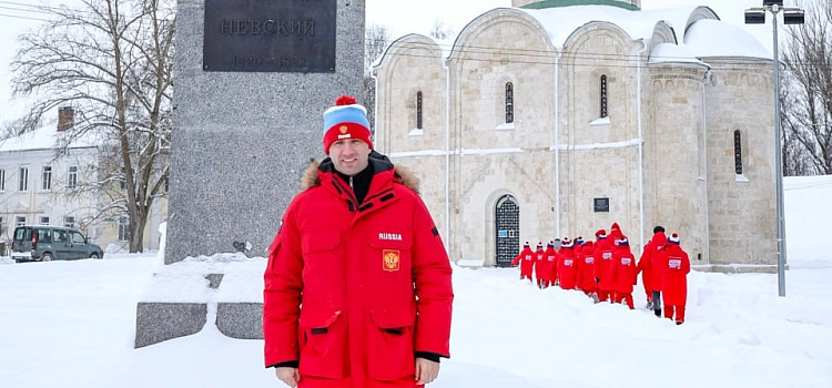 Роман Ротенберг загорелся желанием провести хоккейный матч в Ярославской области на льду озера