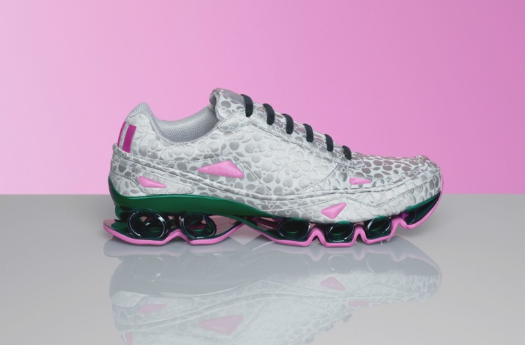 28 Кроссовки adidas x Raf Simons Bounce