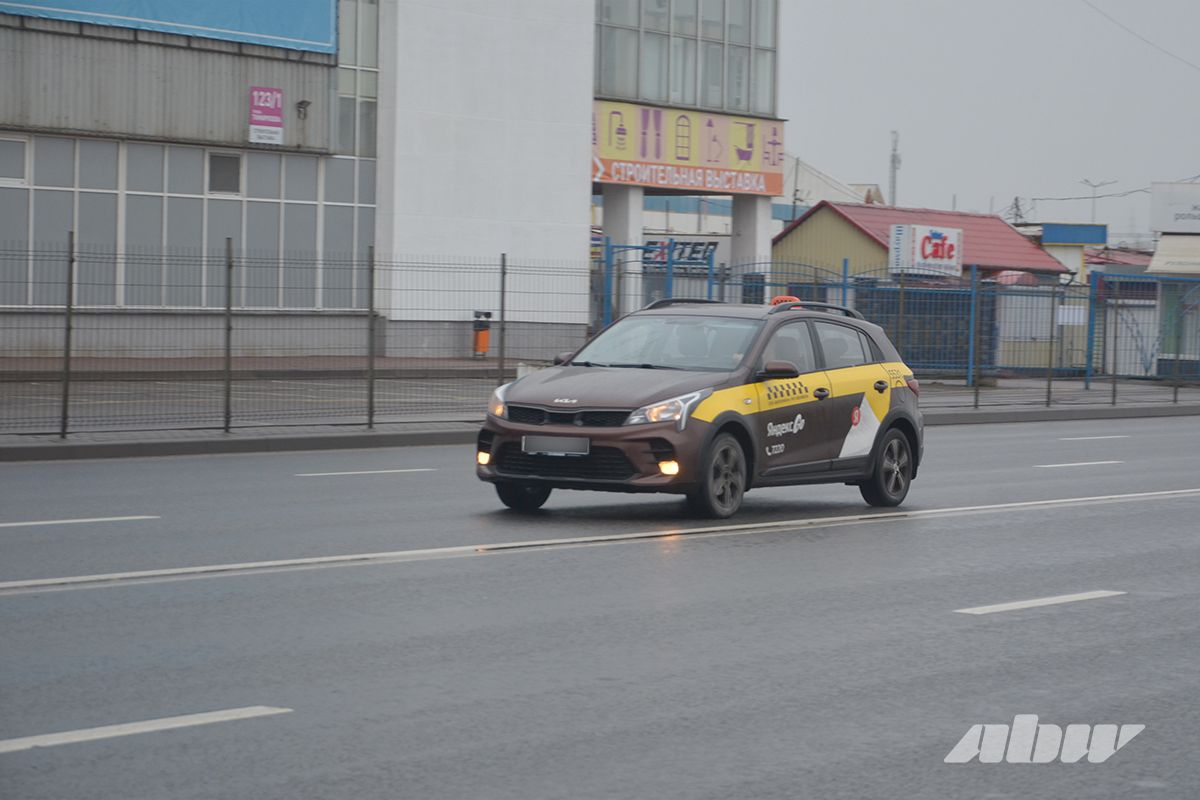 Олимпийская чемпионка, любитель шансона и щедрые выпивохи: водители такси о пассажирах, которые запомнились надолго