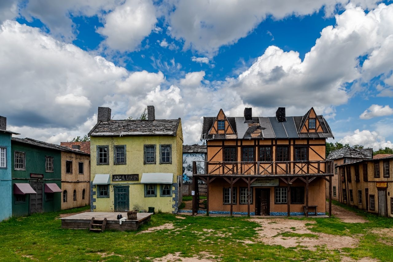 Главная площадь от городс