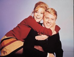 Джейн Фонда и Роберт Редфорд снялись в фильме «Босиком по парку» в 1967 году