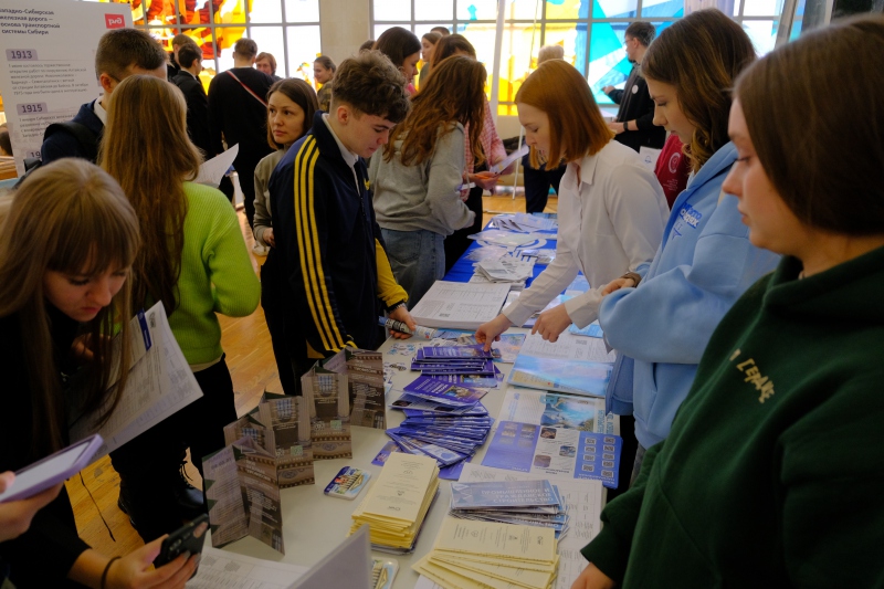 Стенд СГУПСа был одним из самых востребованных