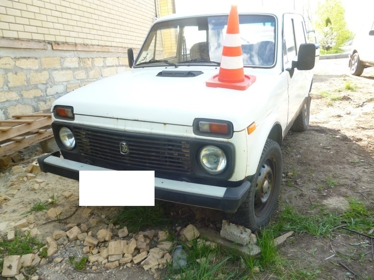 В Ставрополе покатившийся автомобиль переехал своего хозяина