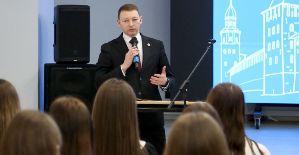 Министр здравоохранения Новгородской области провёл открытый урок в Лицее-интернате
