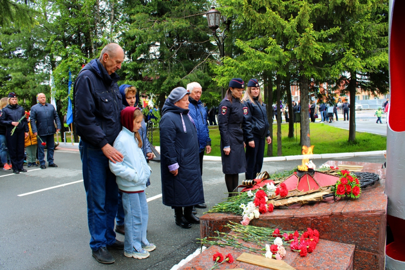 Рисунок ветеран у вечного огня