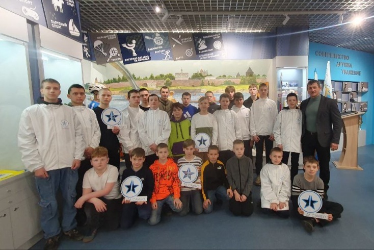 Новгородские самбисты посетили региональный Зал спортивной славы