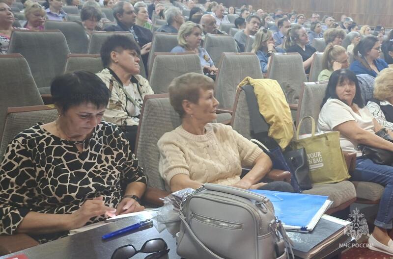 В Главном управлении МЧС России по г. Москве состоялось собрание трудового коллектива