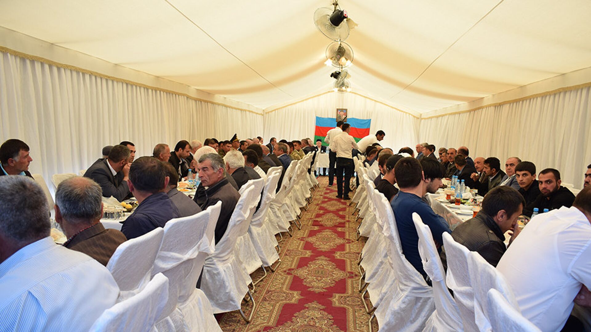 Поминки в Азербайджане, фото из архива - Sputnik Азербайджан, 1920, 16.06.2025