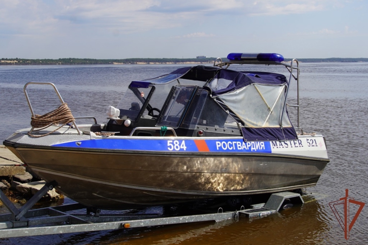 ОМОН «Сувар» приступил к патрулированию реки Волга (видео)