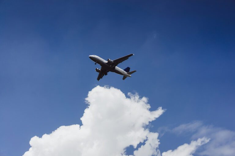 Пассажир разгромил офис авиакомпании в Шереметьево за то, что его не впустили в самолет