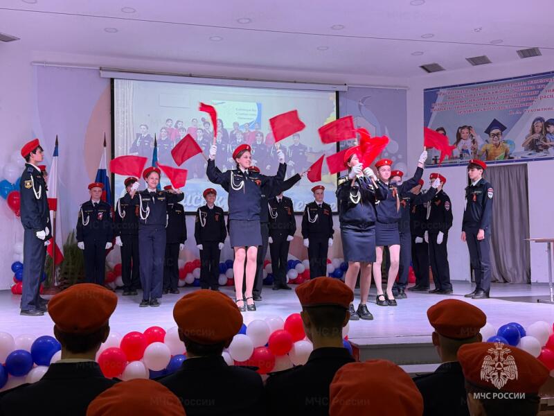 Кадеты пожарно-спасательного профиля в Симферополе получили выпускные свидетельства
