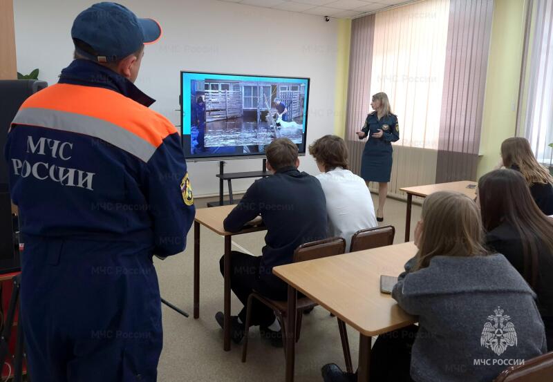 Урок мужества: школьники ЕАО встретились с настоящими героями