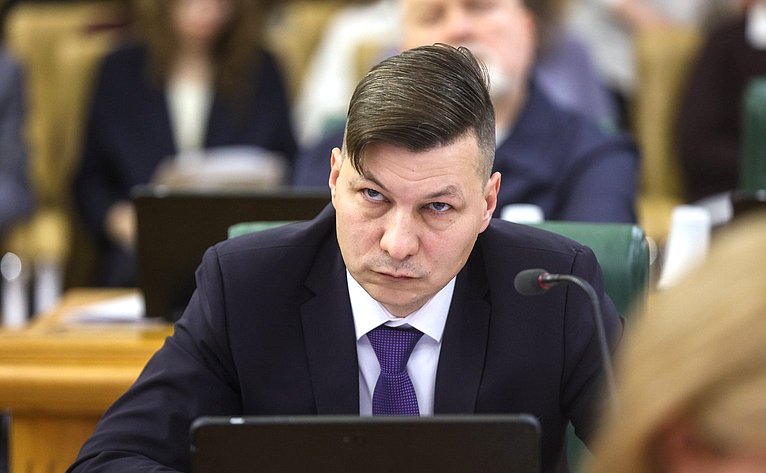 Круглый стол на тему «Особый порядок привлечения к административной ответственности судей и иных должностных лиц, выполняющих определенные государственные функции»