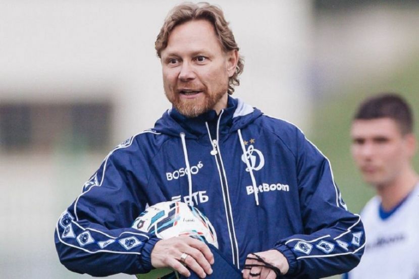 Валерий Карпин