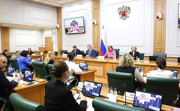 Заседание организационного комитета IV Международного форума «Содружество моды»