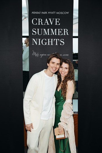 Артём Овчаренко и Анна Тихомирова