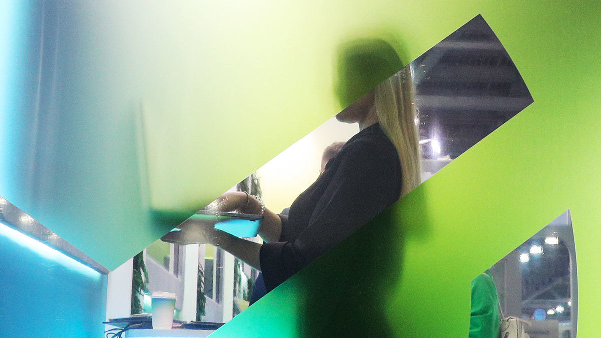 история логотипа сбербанка. сбербанк логотип. слайды сбербанк. банковская карта сбербанка. сбербанк нам важно что вам важно.