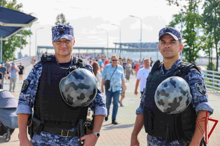 Сотрудники и военнослужащие Росгвардии приняли участие в обеспечении правопорядка во время футбольного матча РПЛ