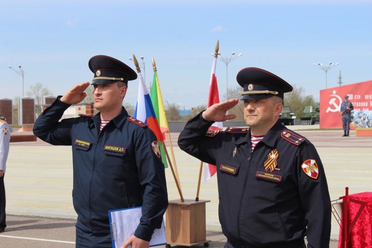 В Чите сотрудники Росгвардии приняли присягу на мемориале боевой и трудовой славы забайкальцев 