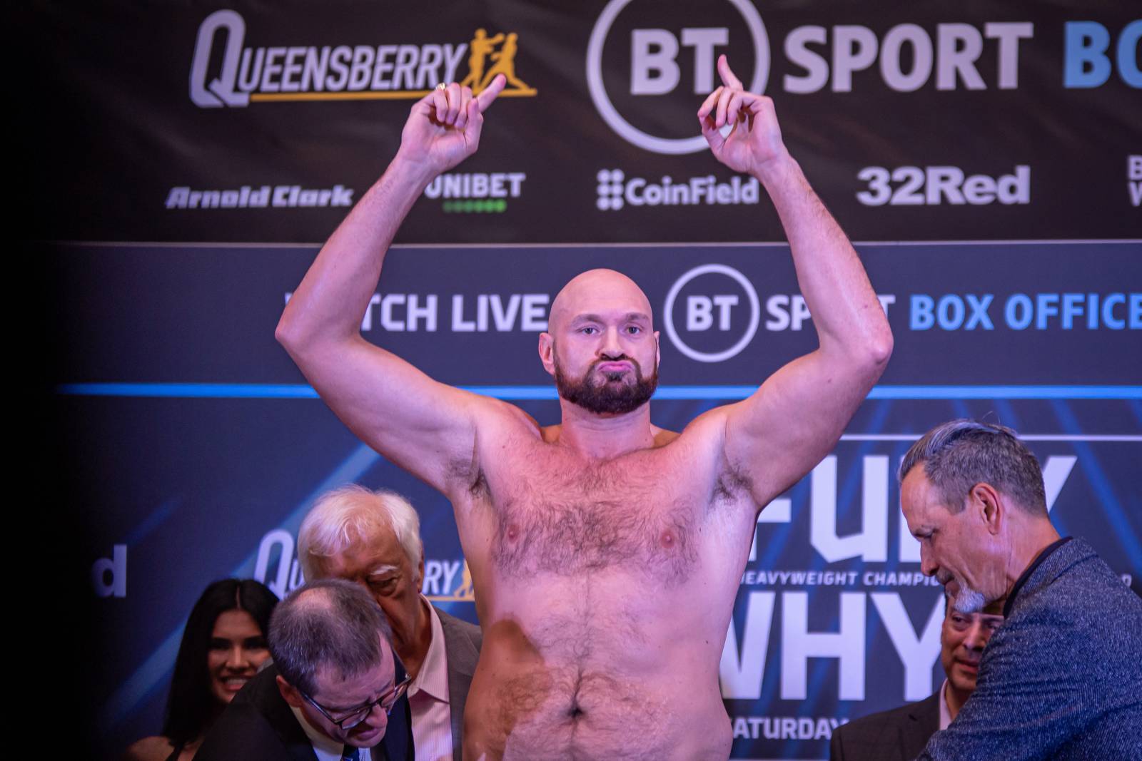 Бывший чемпион мира по боксу: Фьюри продолжает ныть по поводу двух поражений от Усика