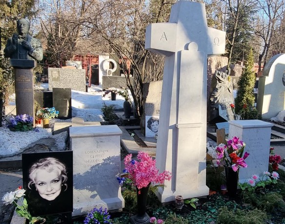 Стелла как памятник